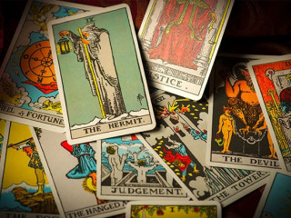 Ingyenes Tarot kártya jóslás