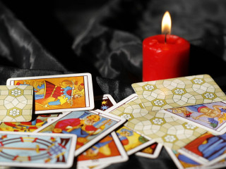 Szerelmi tarot jóslás mindenkinek!